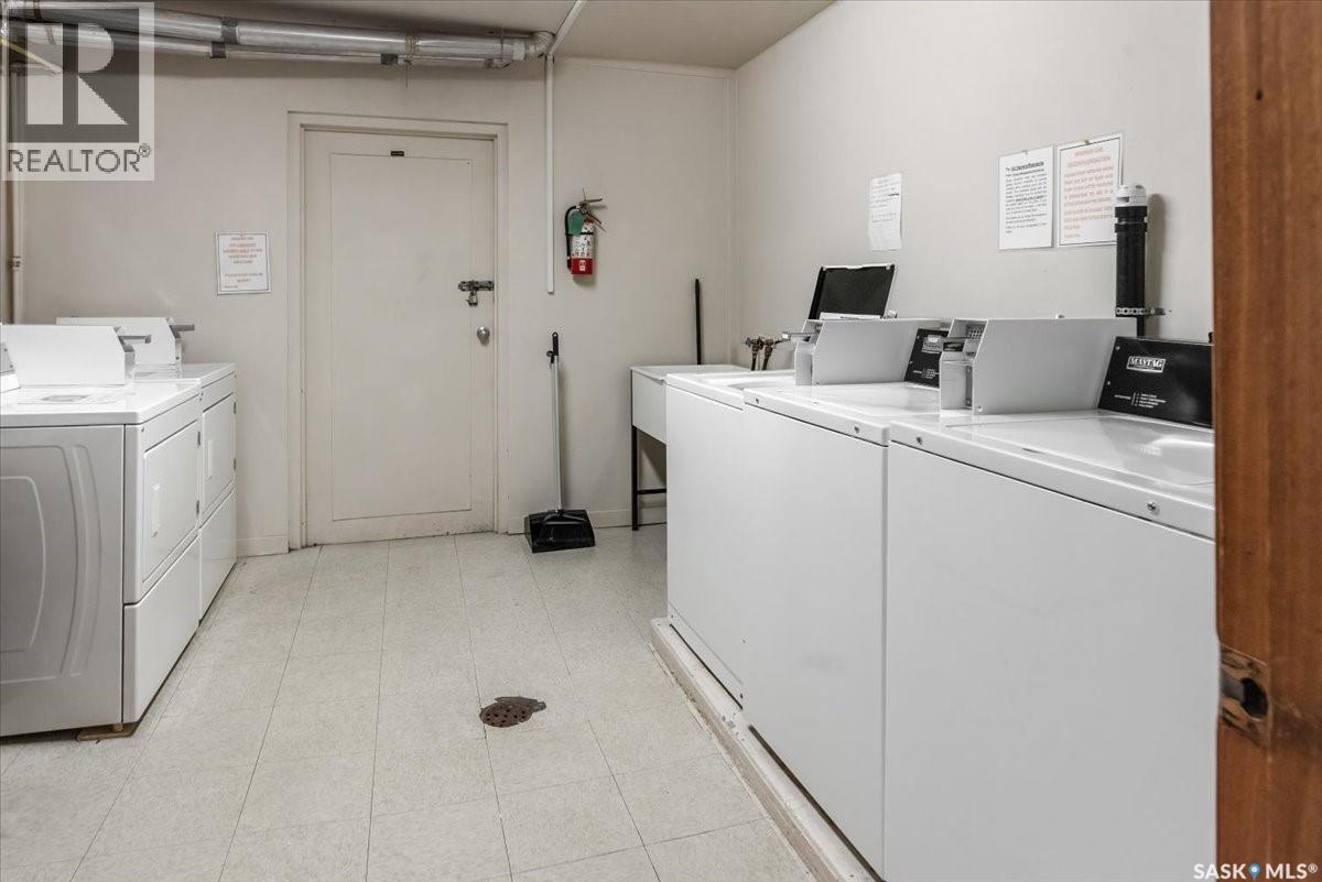 17 4505 Rae Street, Regina, SK - Indoor Photo Showing Laundry Room
