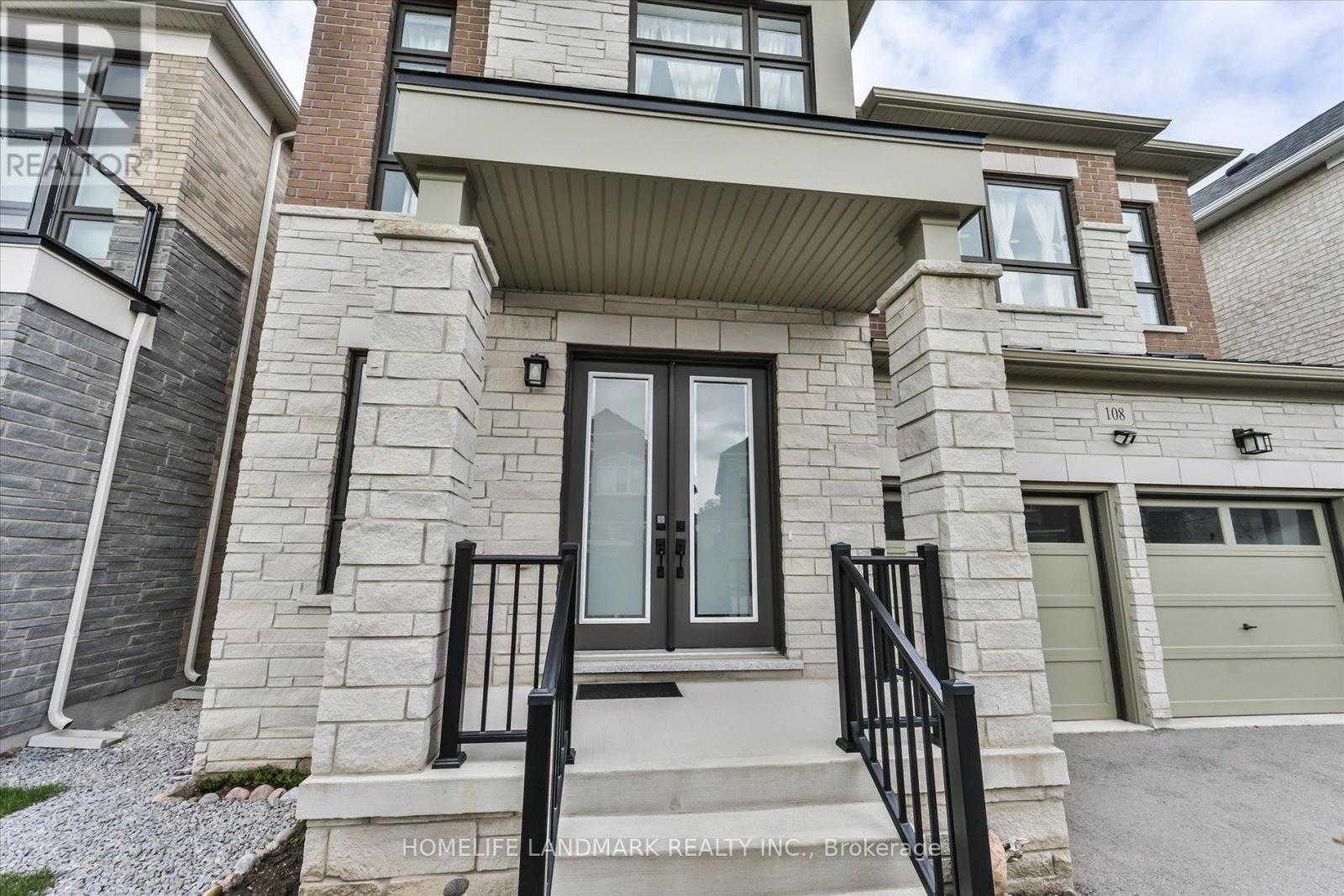 Exterior 2 - 108 Pine Hill Crescent E, Aurora, ON - Outdoor