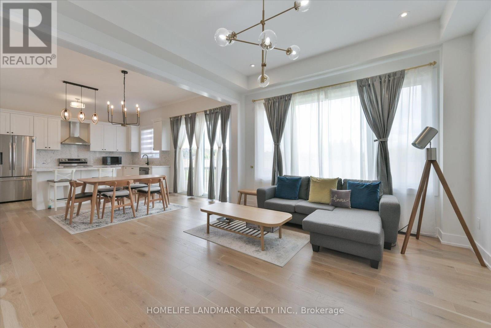 K+L 2 - 108 Pine Hill Crescent E, Aurora, ON - Indoor