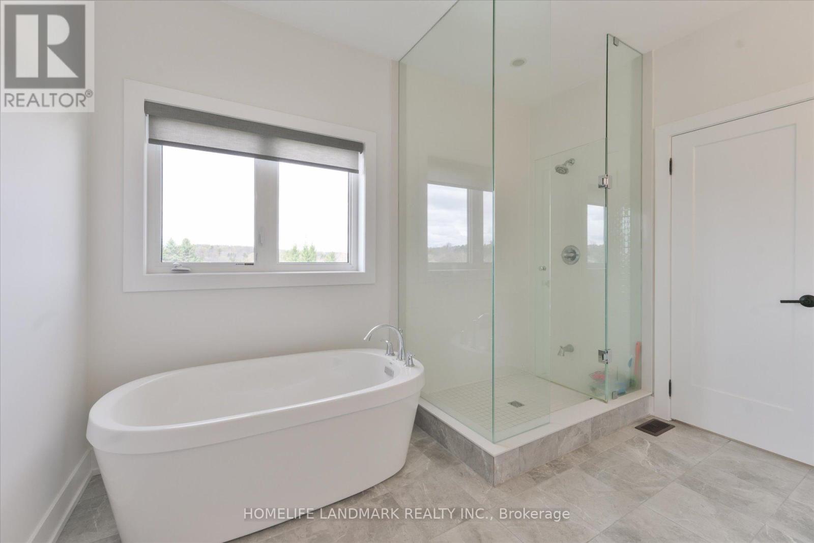 W 2 - 108 Pine Hill Crescent E, Aurora, ON - Indoor Photo Showing Bathroom