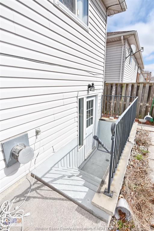 Upper-1003 Silverdale, Windsor, ON