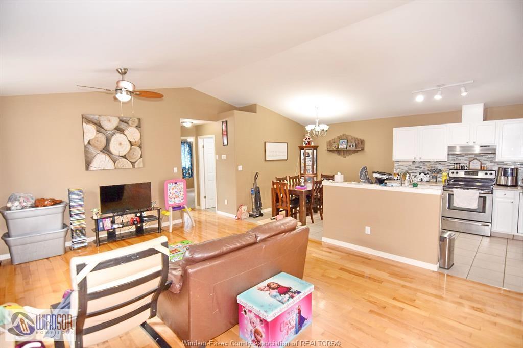 Upper-1003 Silverdale, Windsor, ON