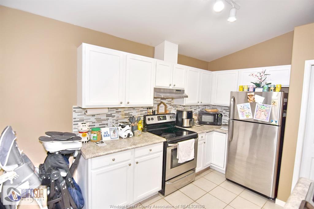 Upper-1003 Silverdale, Windsor, ON