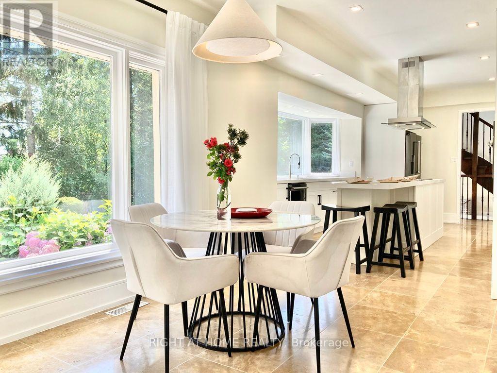 471 Country Club Crescent, Mississauga, ON - Indoor Photo Showing Dining Room