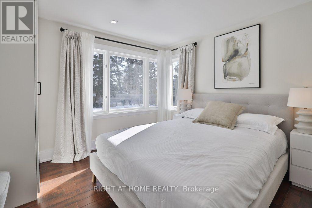 471 Country Club Crescent, Mississauga, ON - Indoor Photo Showing Bedroom