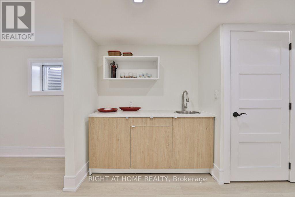471 Country Club Crescent, Mississauga, ON - Indoor Photo Showing Other Room
