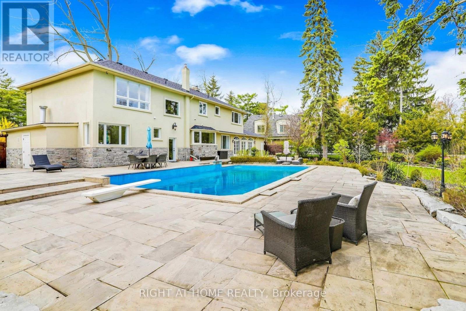 471 Country Club Crescent, Mississauga, ON - Outdoor With In Ground Pool