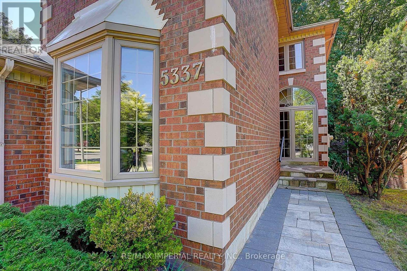 5337 Champlain Trail, Mississauga, ON - Outdoor With Exterior