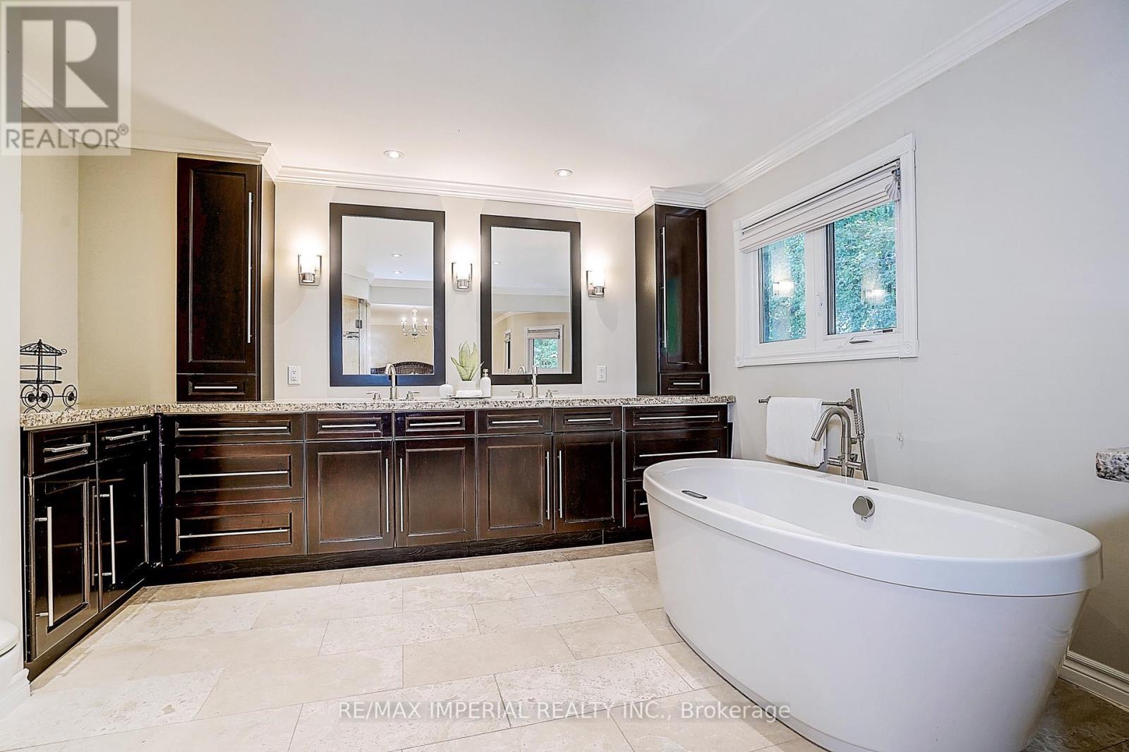 5337 Champlain Trail, Mississauga, ON - Indoor Photo Showing Bathroom