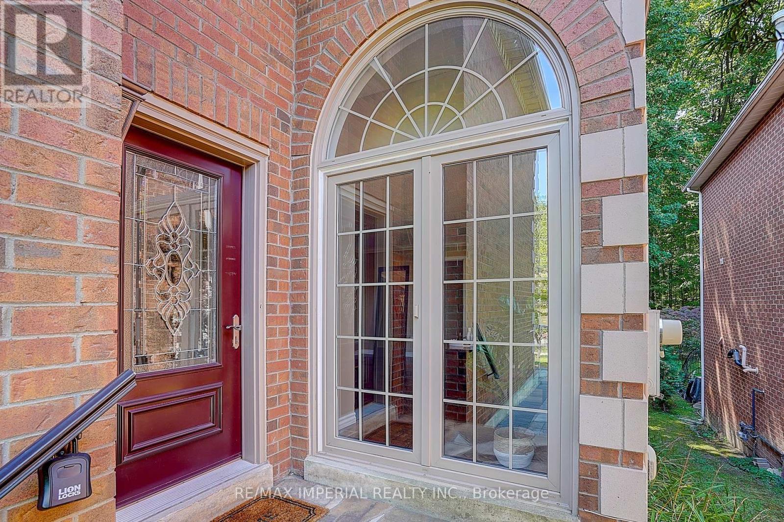 5337 Champlain Trail, Mississauga, ON - Outdoor With Exterior
