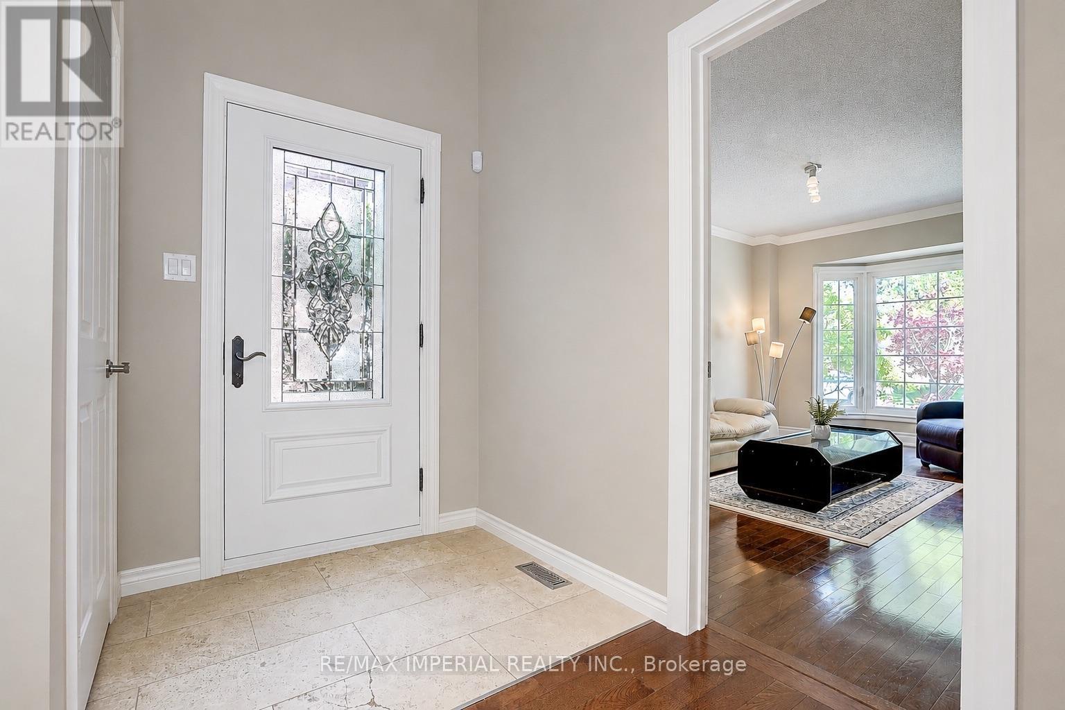 5337 Champlain Trail, Mississauga, ON - Indoor Photo Showing Other Room