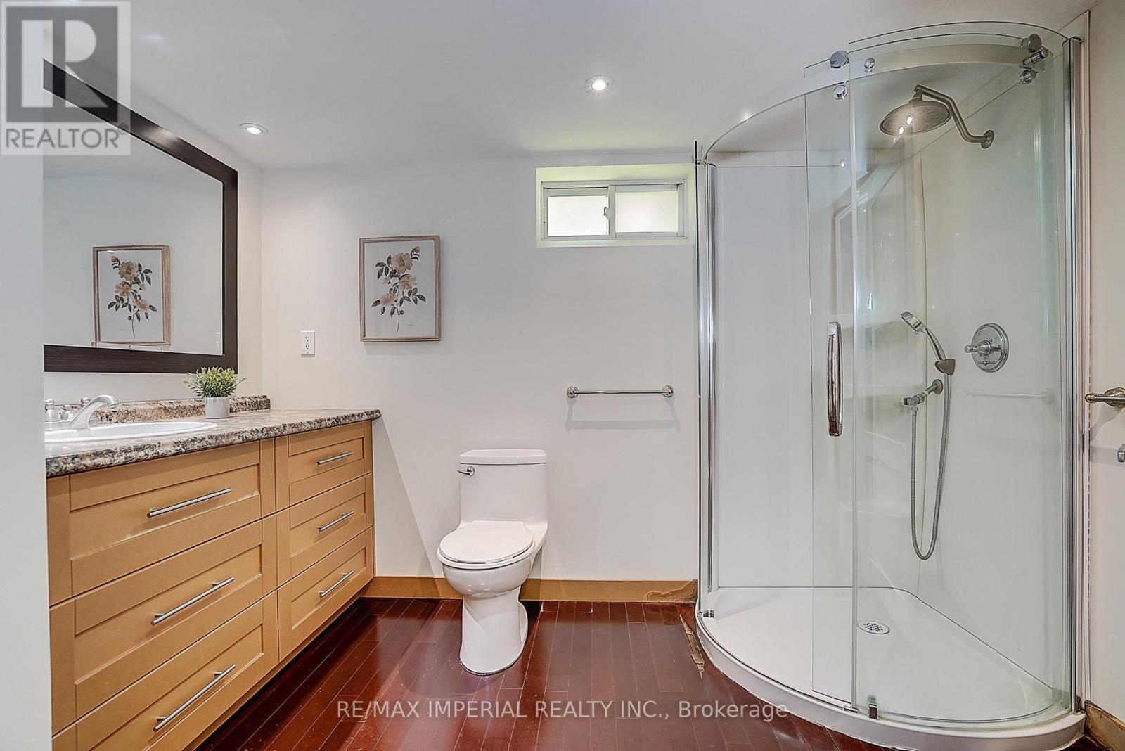 5337 Champlain Trail, Mississauga, ON - Indoor Photo Showing Bathroom