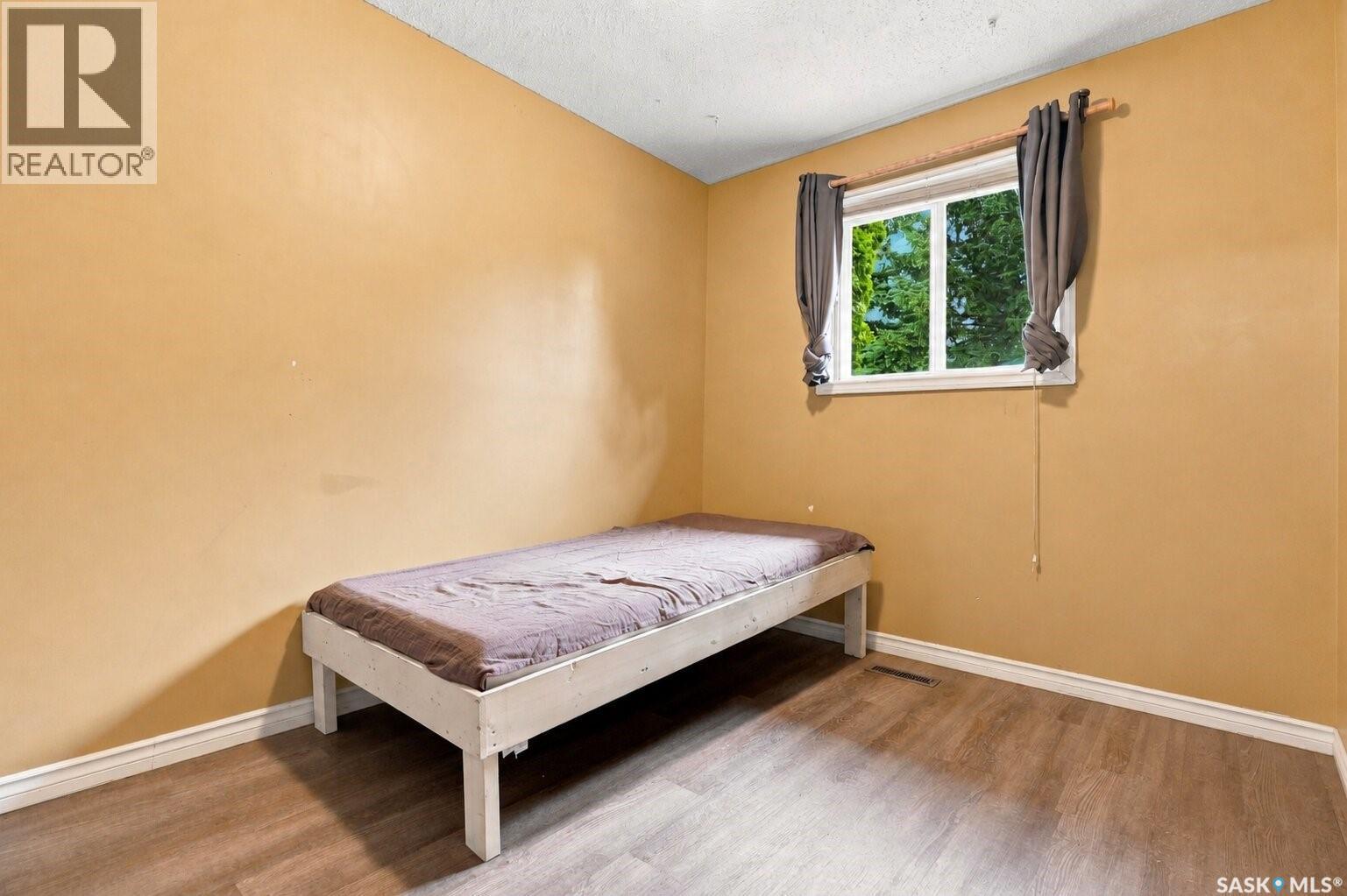 1718 Mckercher Drive, Saskatoon, SK - Indoor Photo Showing Bedroom