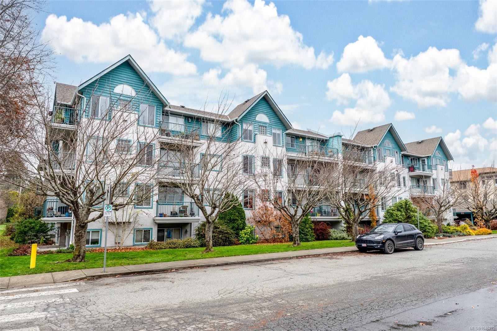 #403-275 First St, Duncan, BC - Outdoor With Facade