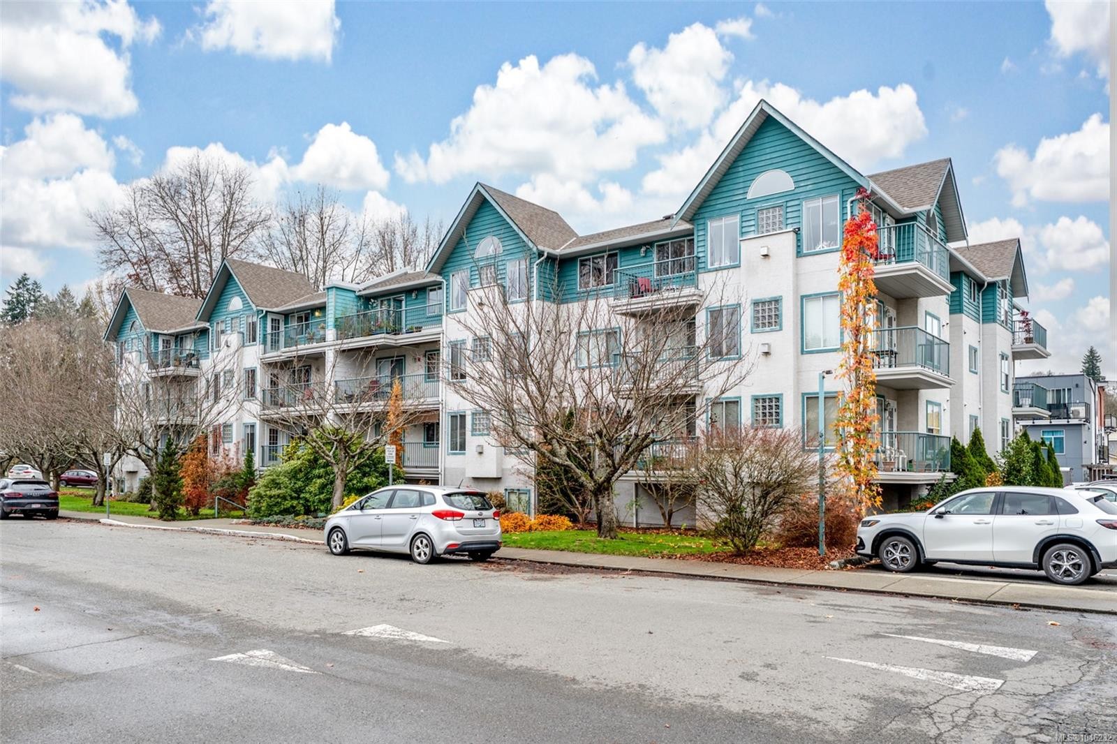 #403-275 First St, Duncan, BC - Outdoor With Facade