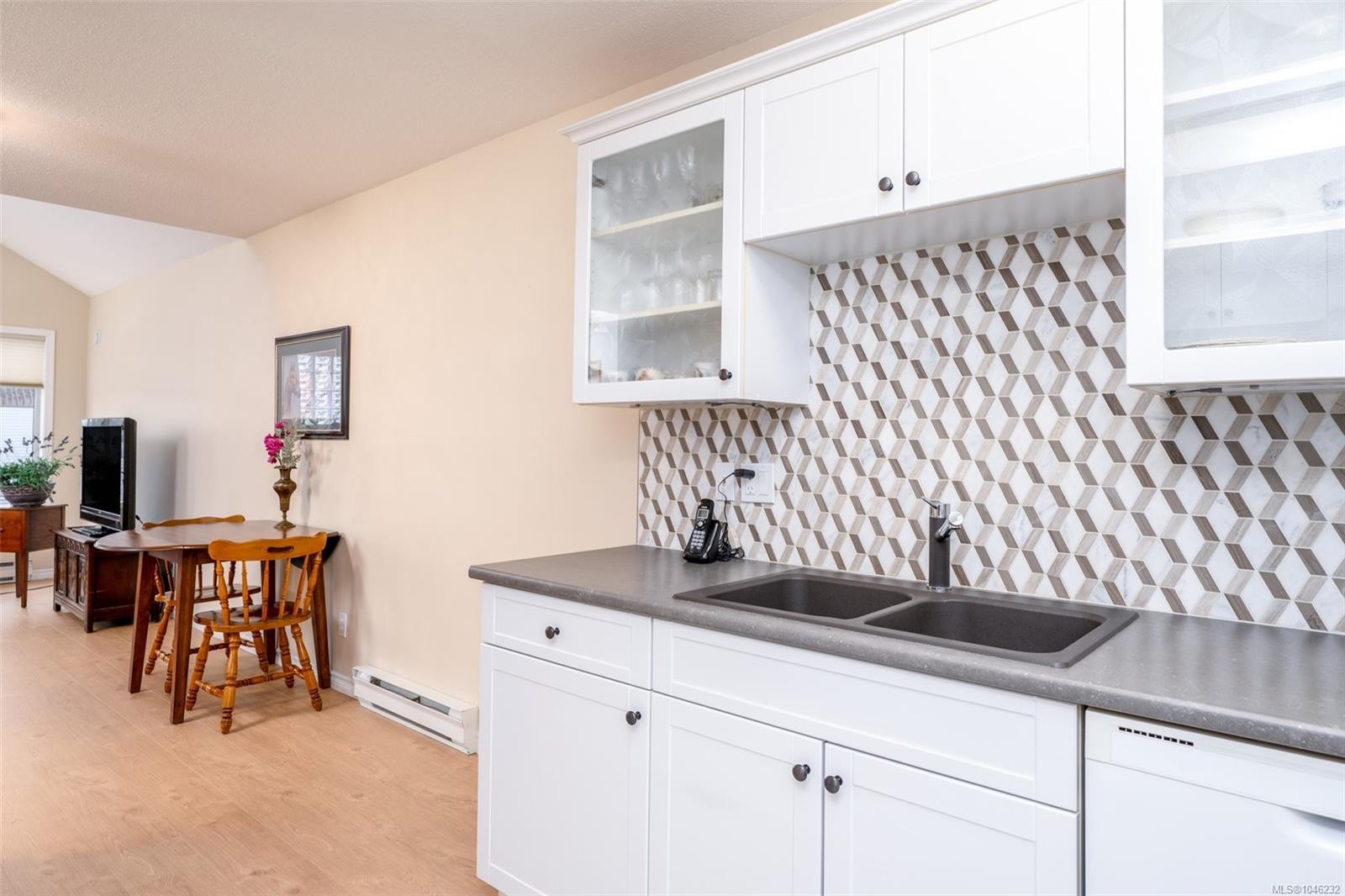 #403-275 First St, Duncan, BC - Indoor Photo Showing Kitchen With Double Sink