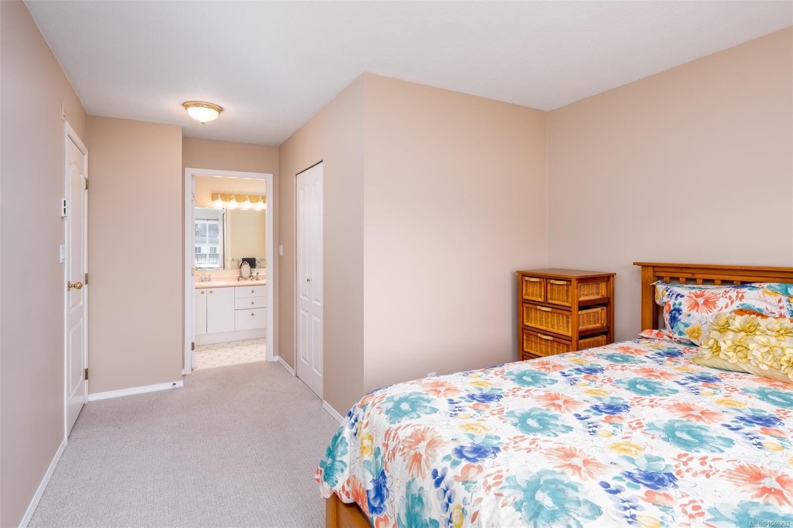 #403-275 First St, Duncan, BC - Indoor Photo Showing Bedroom