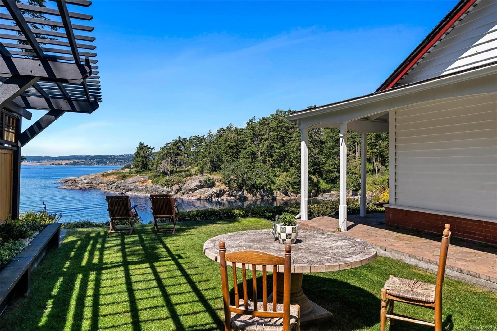 330 Plaskett Pl, Esquimalt, BC