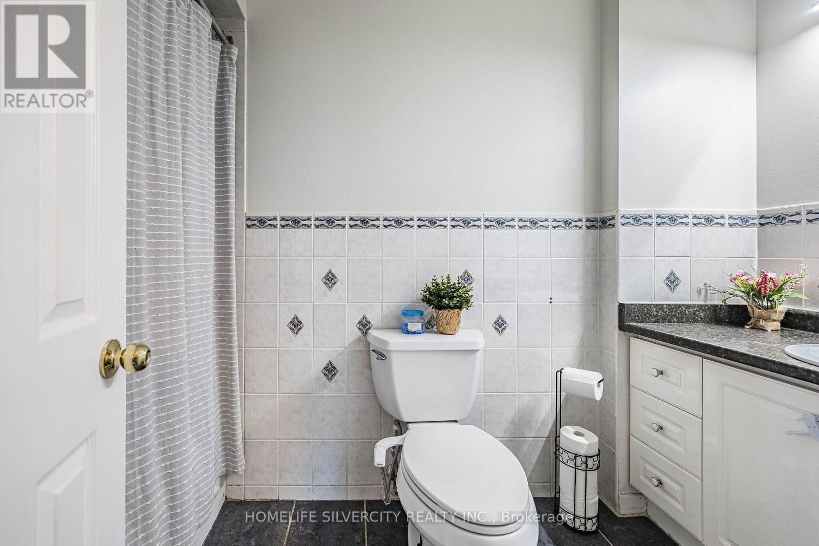 3669 Corliss Crescent, Mississauga, ON - Indoor Photo Showing Bathroom