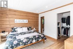 Primary bedroom with walk in closet and ensuite - 