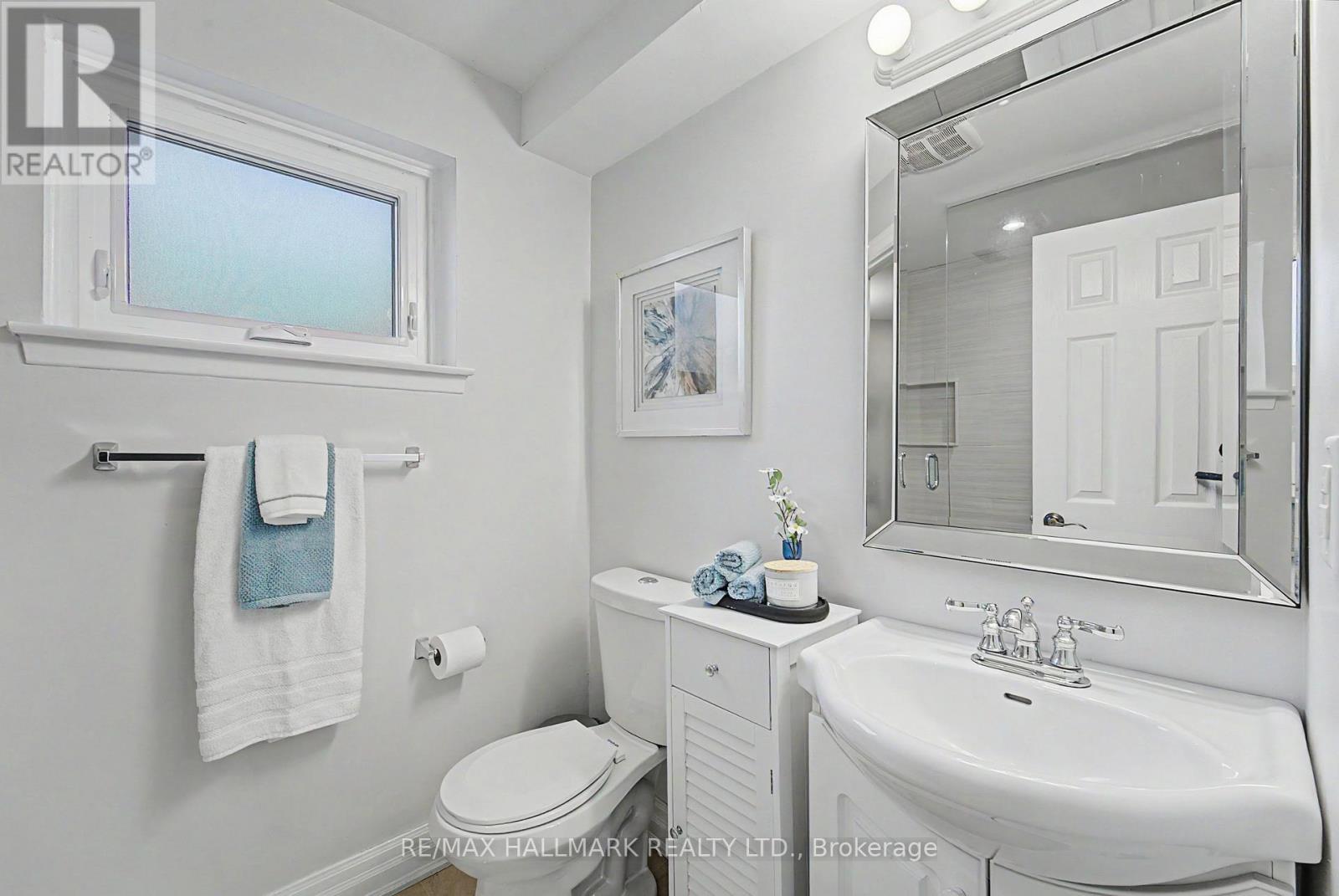 3 pc with glass shower - 117 Clappison Boulevard, Toronto, ON - Indoor Photo Showing Bathroom
