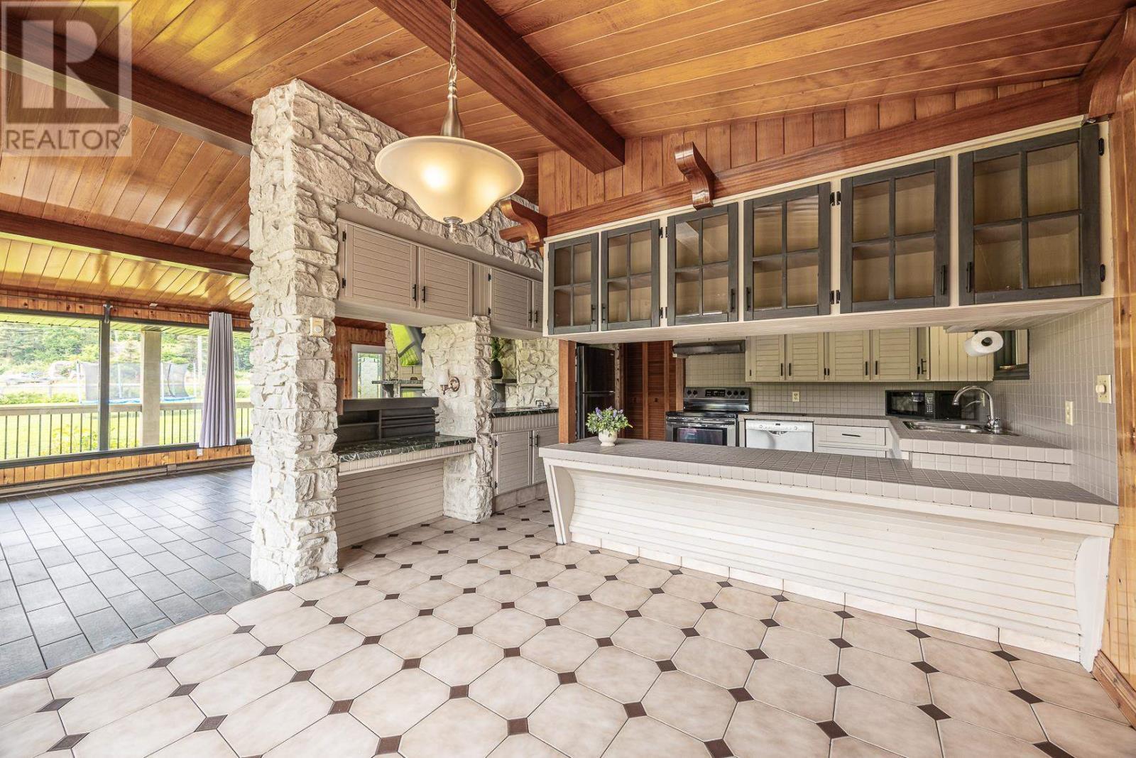 264 Macintyre Rd, Sault Ste. Marie, ON - Indoor