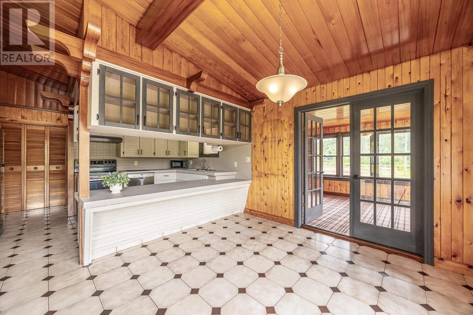 264 Macintyre Rd, Sault Ste. Marie, ON - Indoor