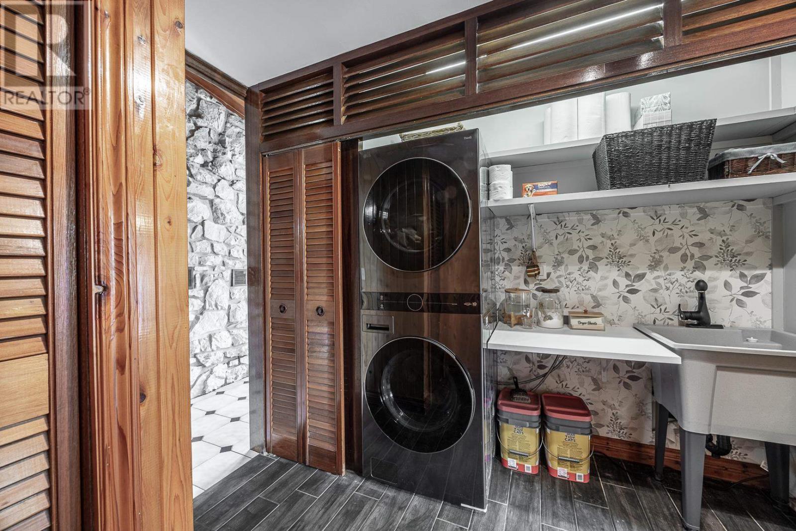 264 Macintyre Rd, Sault Ste. Marie, ON - Indoor Photo Showing Laundry Room