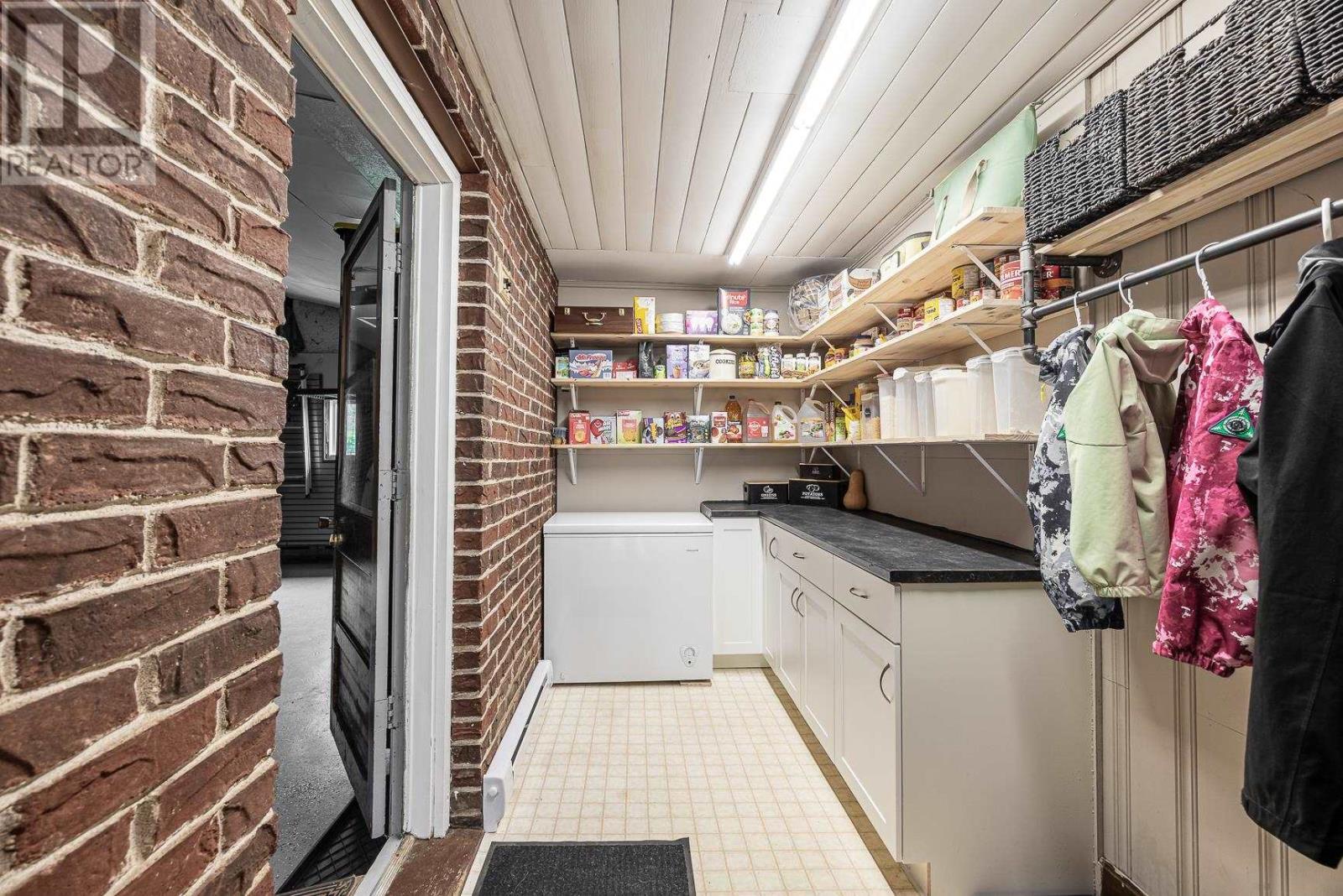 264 Macintyre Rd, Sault Ste. Marie, ON - Indoor With Storage