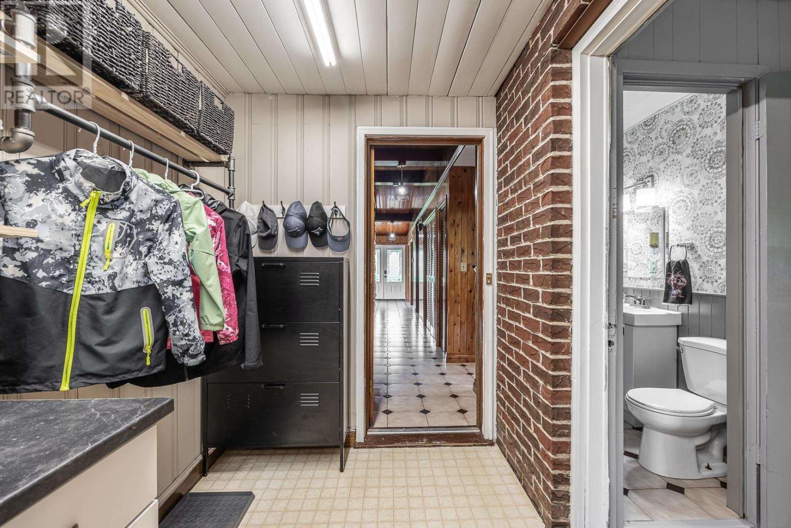 264 Macintyre Rd, Sault Ste. Marie, ON - Indoor