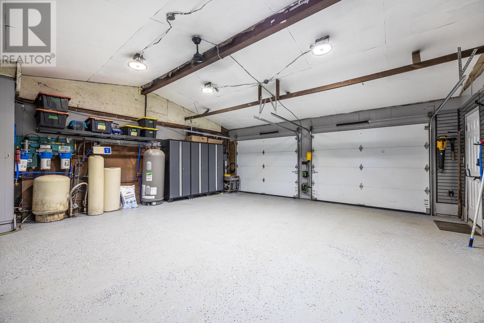 264 Macintyre Rd, Sault Ste. Marie, ON - Indoor Photo Showing Garage