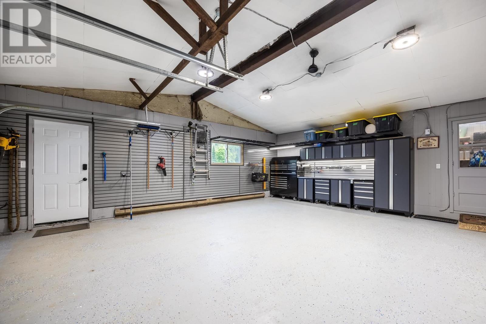 264 Macintyre Rd, Sault Ste. Marie, ON - Indoor Photo Showing Garage