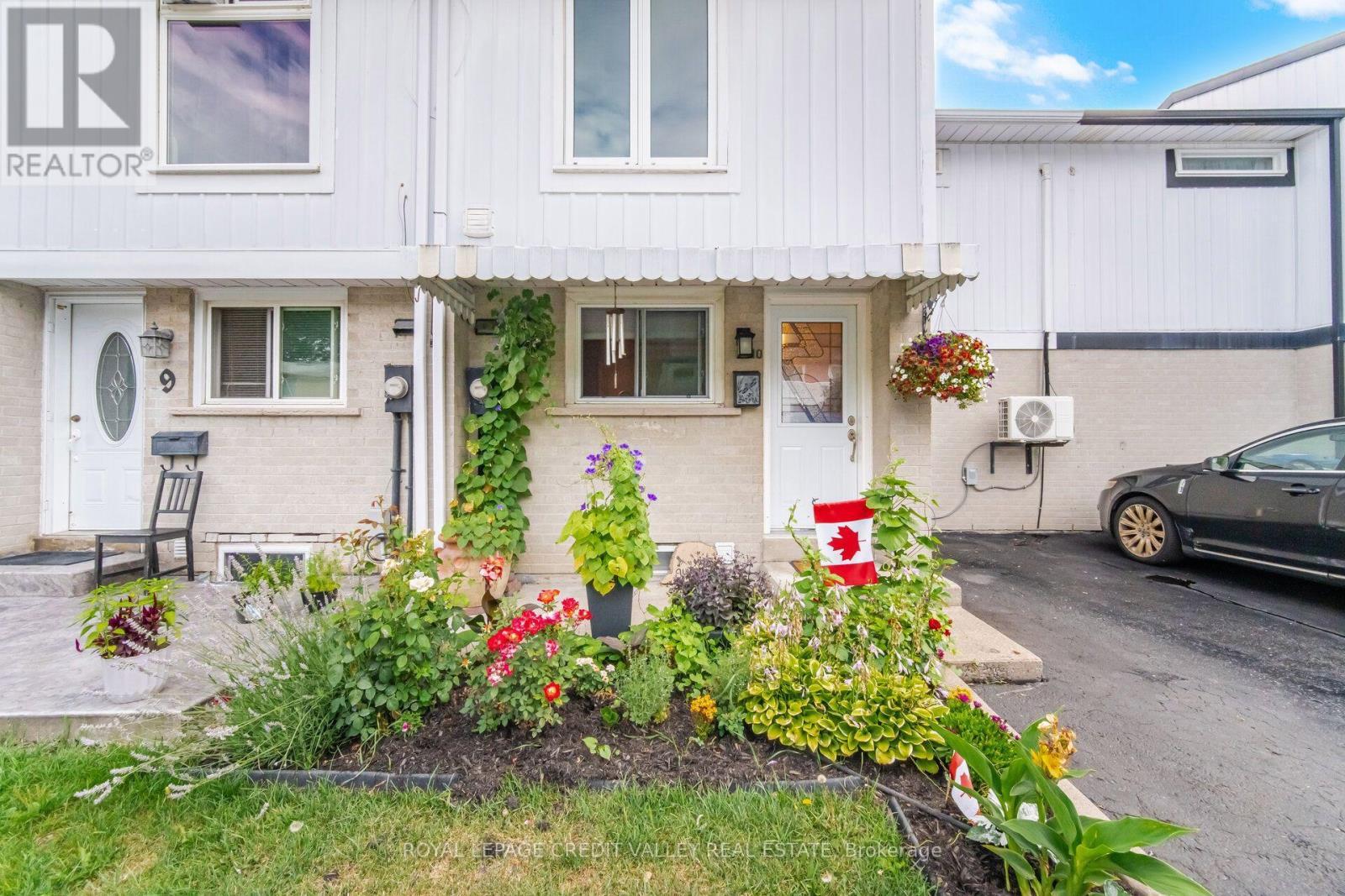 10 Gladstone Square, Brampton, ON - Outdoor