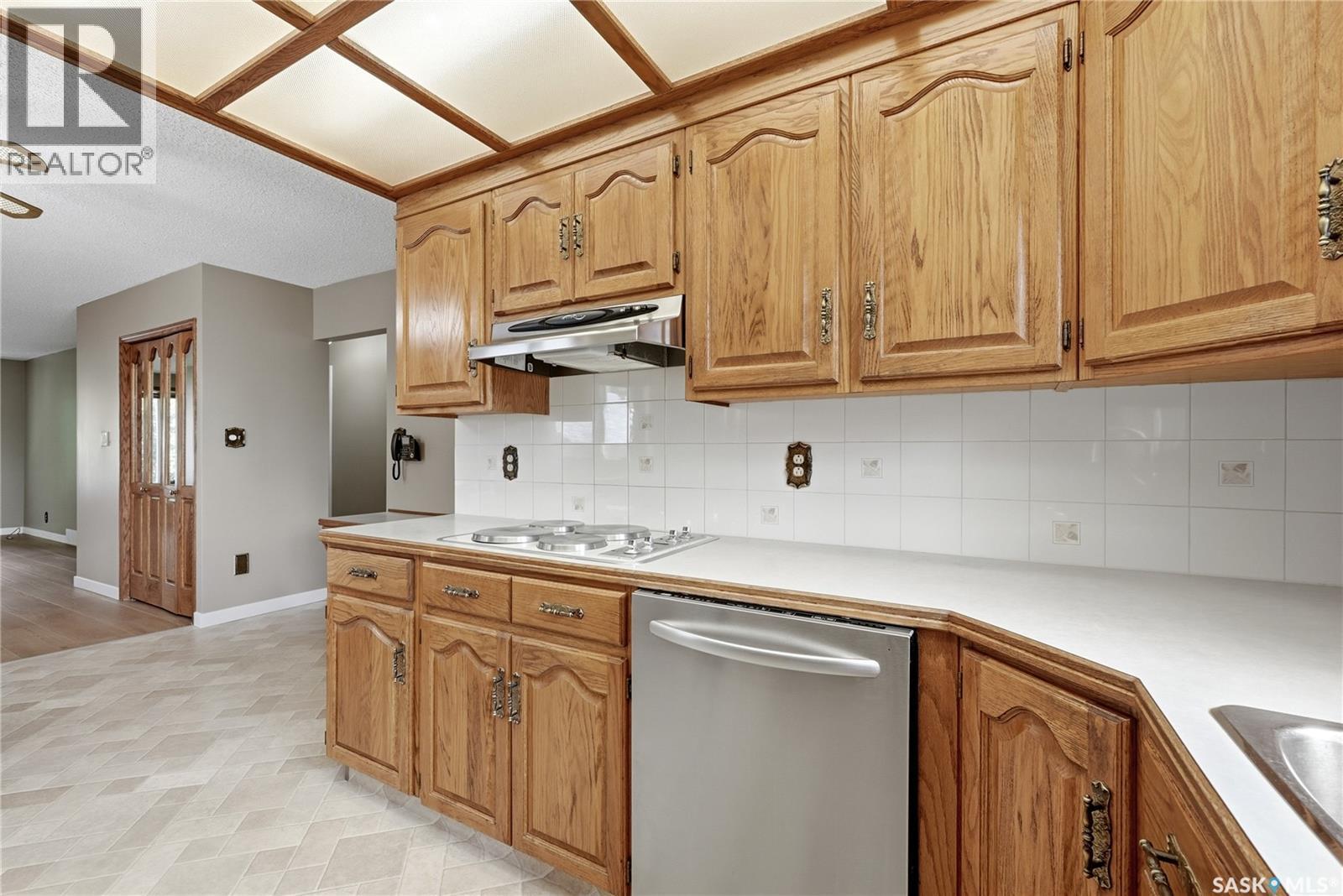 39 Hayes Crescent, Regina, SK - Indoor Photo Showing Kitchen