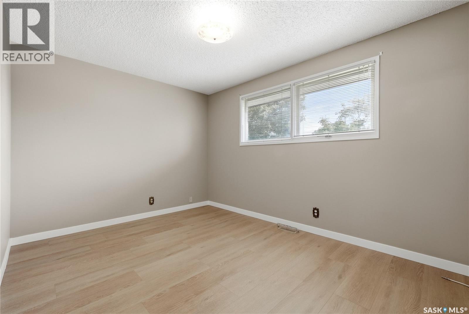 39 Hayes Crescent, Regina, SK - Indoor Photo Showing Other Room