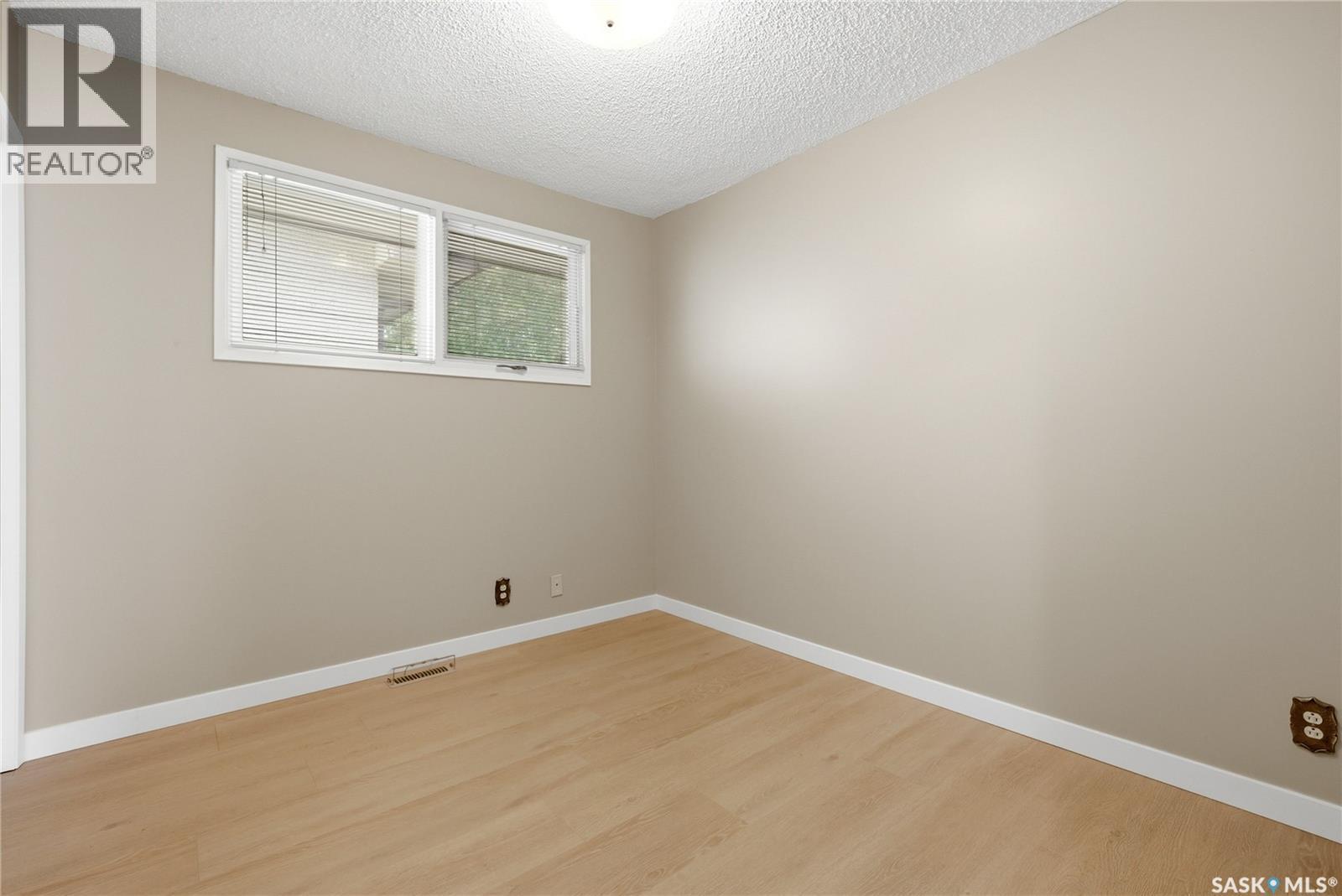 39 Hayes Crescent, Regina, SK - Indoor Photo Showing Other Room