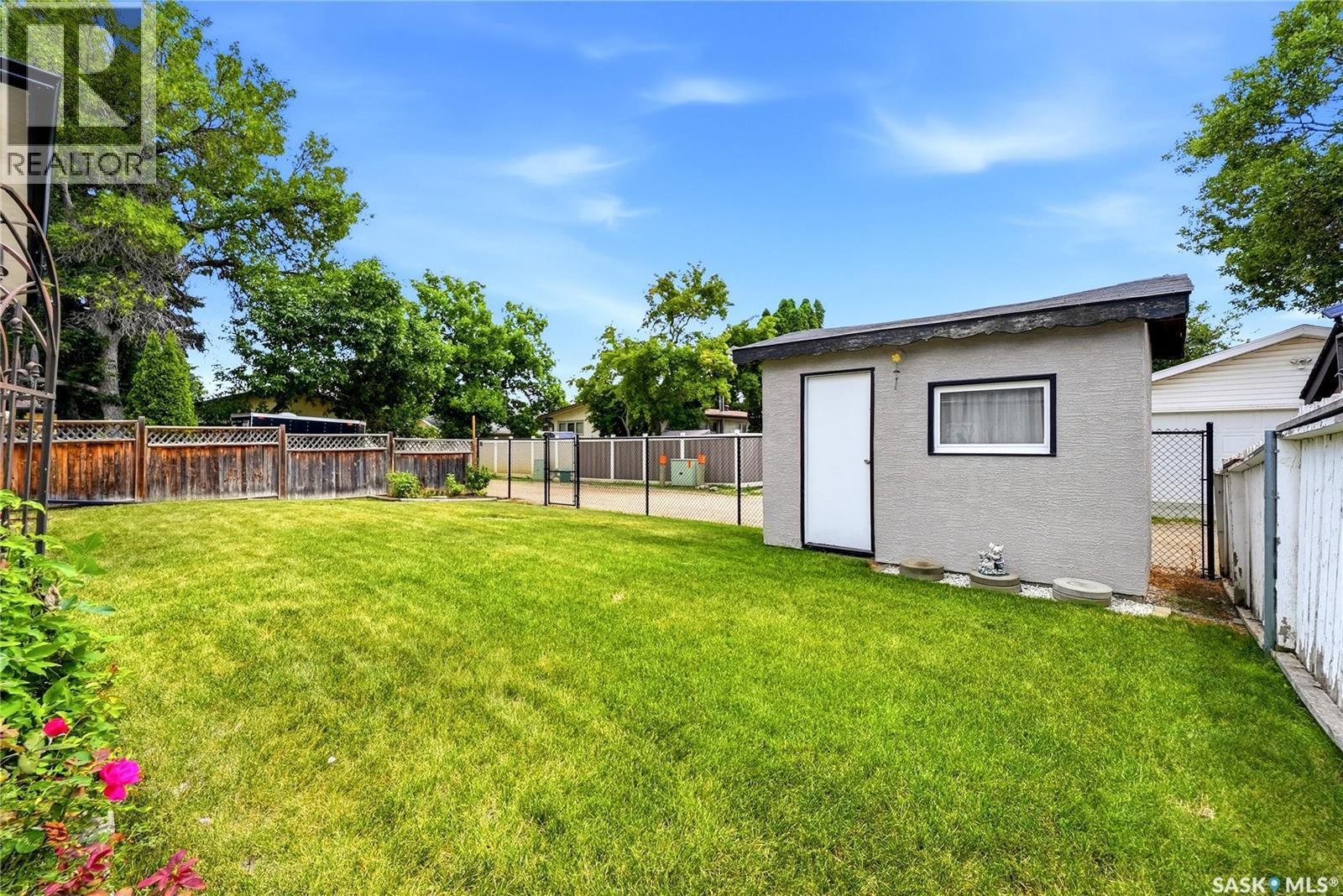 39 Hayes Crescent, Regina, SK - Outdoor