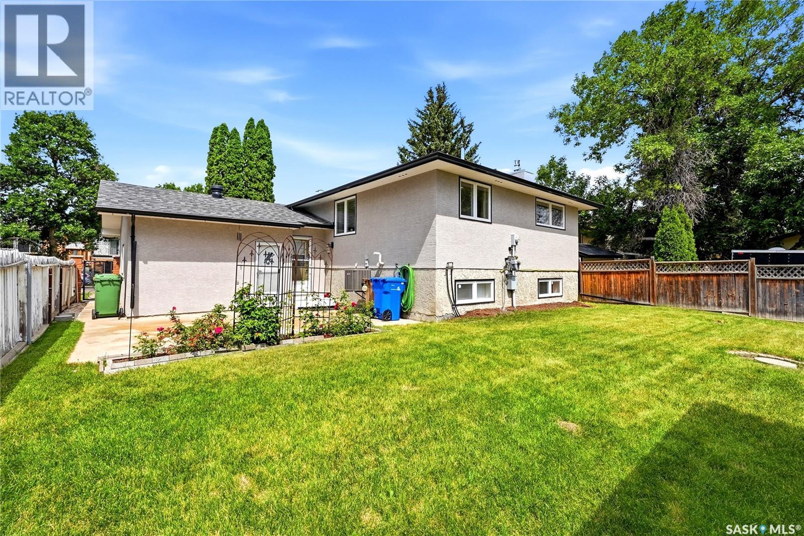 39 Hayes Crescent, Regina, SK - Outdoor