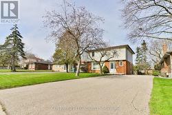 (UPPER) - 25 EDENBOROUGH DRIVE Brampton, ON L6T 3A2