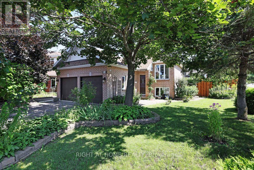 Gorgeous corner lot in a court - 53 Yoho Drive, Ottawa, ON - Outdoor