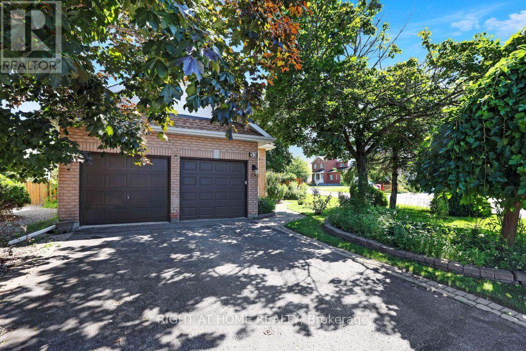 Pull in to your dream home! - 53 Yoho Drive, Ottawa, ON - Outdoor