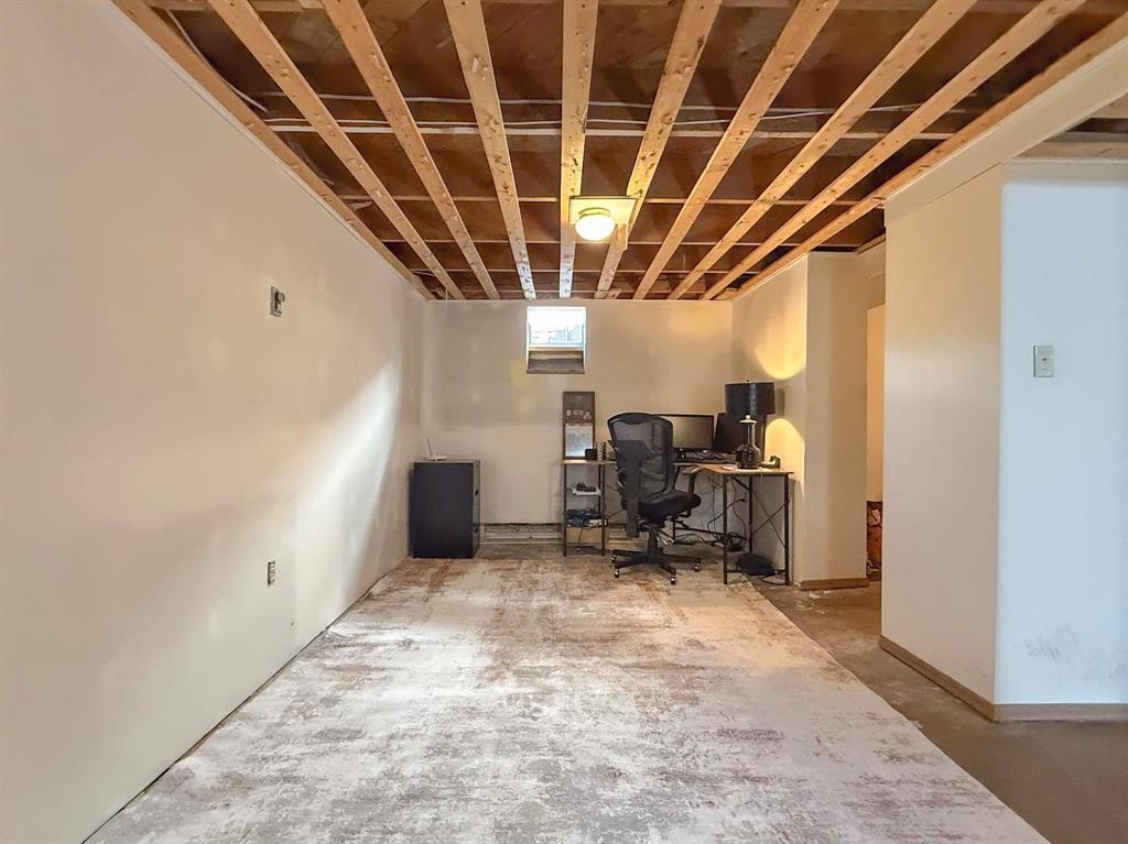 604 3Rd Avenue, Reston, MB - Indoor Photo Showing Basement
