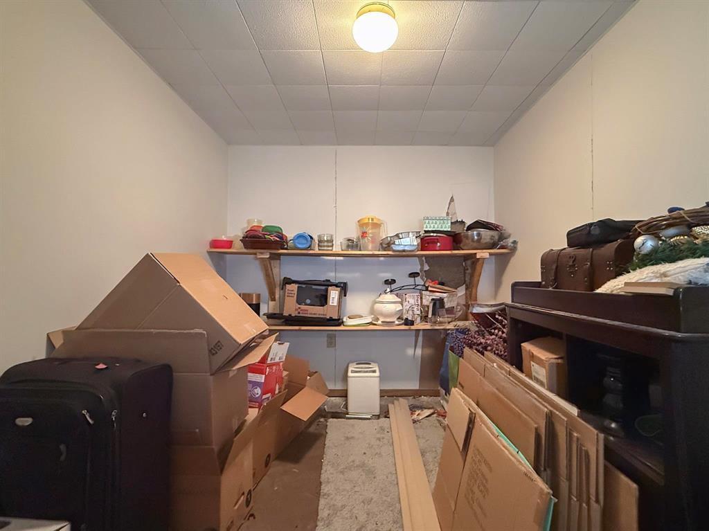604 3Rd Avenue, Reston, MB - Indoor Photo Showing Other Room