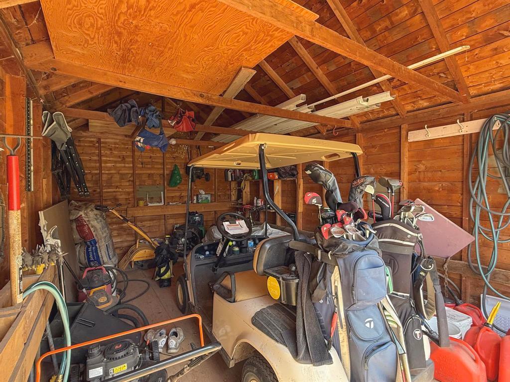 604 3Rd Avenue, Reston, MB - Indoor