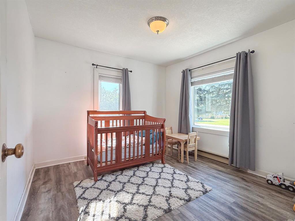 604 3Rd Avenue, Reston, MB - Indoor Photo Showing Bedroom