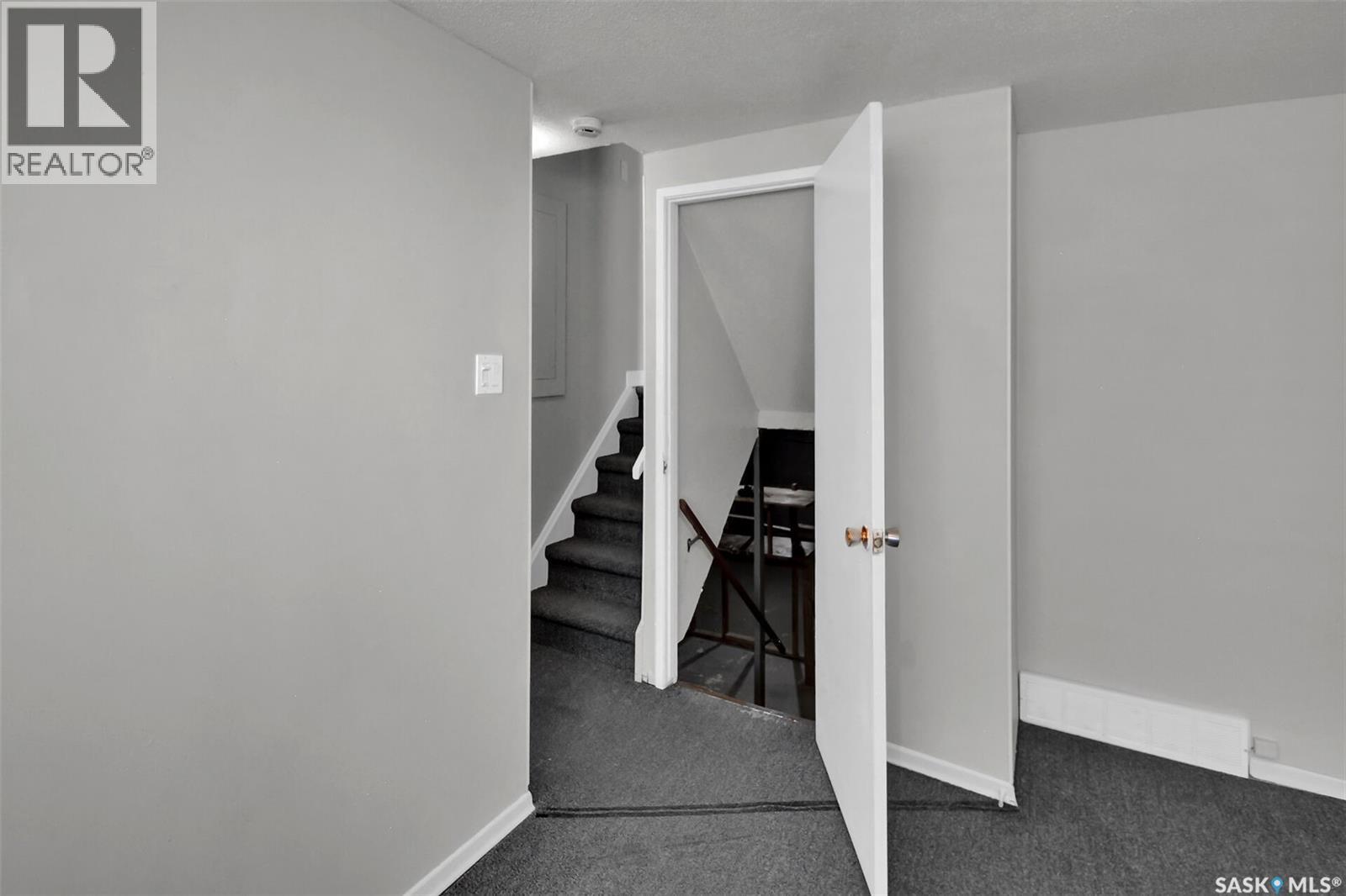 49-51 Carleton Drive, Saskatoon, SK - Indoor Photo Showing Other Room