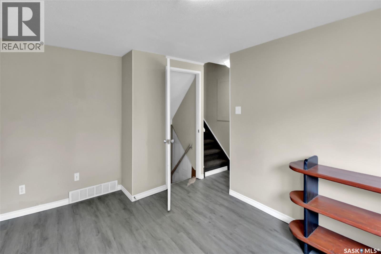 49-51 Carleton Drive, Saskatoon, SK - Indoor Photo Showing Other Room