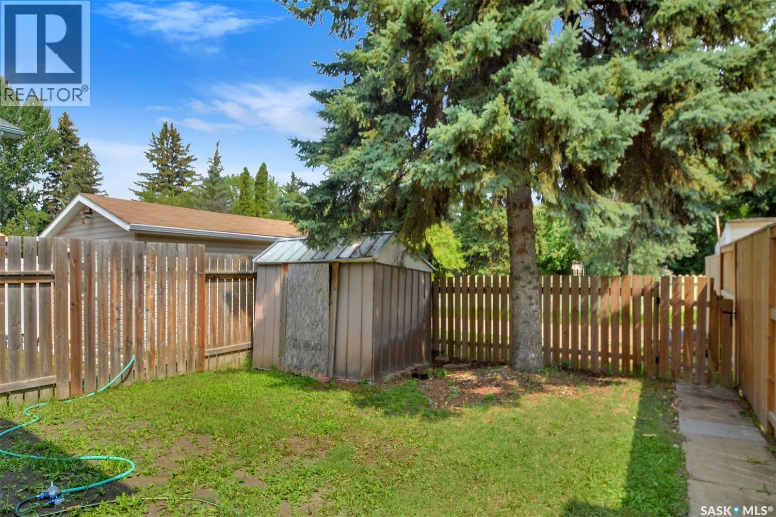 49-51 Carleton Drive, Saskatoon, SK - Outdoor