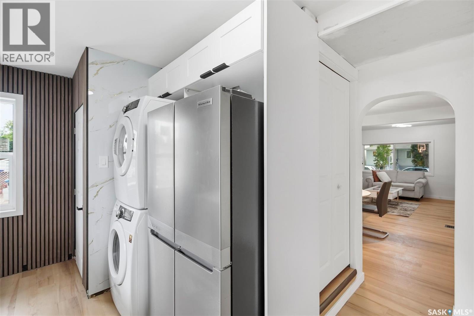 1310 B Avenue N, Saskatoon, SK - Indoor Photo Showing Laundry Room