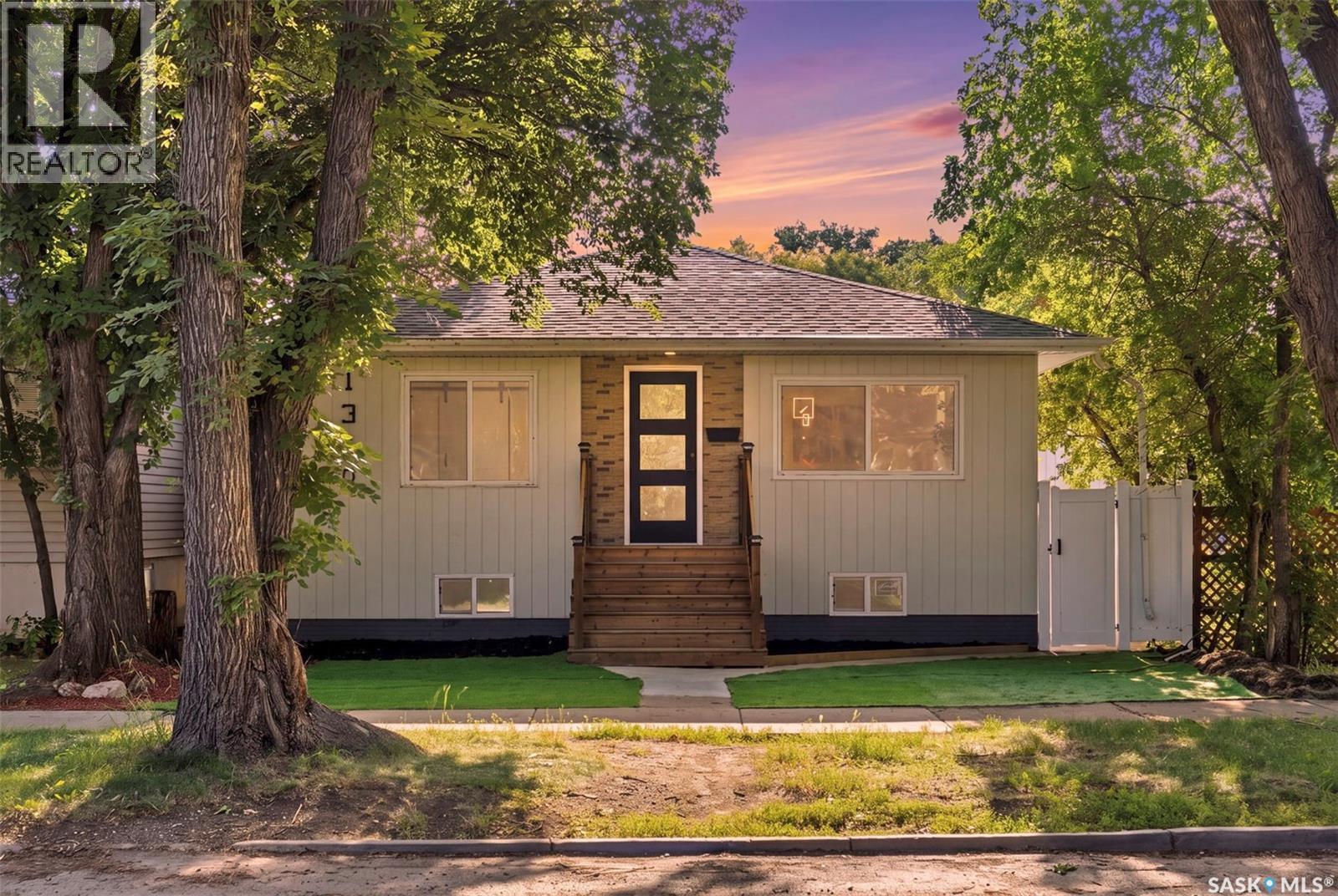 1310 B Avenue N, Saskatoon, SK - Outdoor